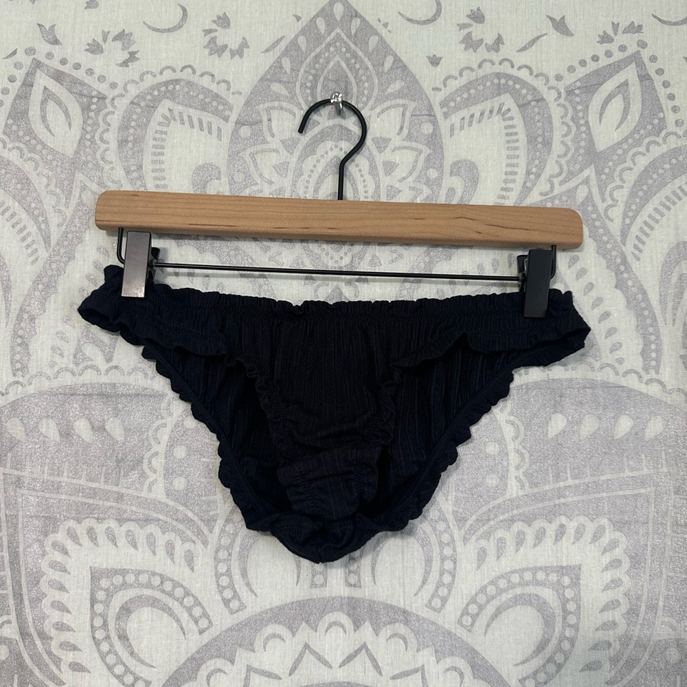 Nwt $12 Intimately Free People Ribbed Ruffle Soft Bikini Panty M Medium